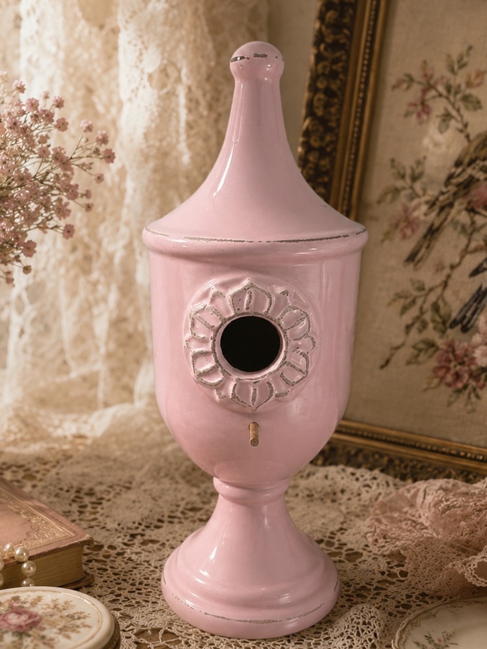Maisonnette décorative en céramique rose – Creative Co-Op Co. Inc., Memphis TN